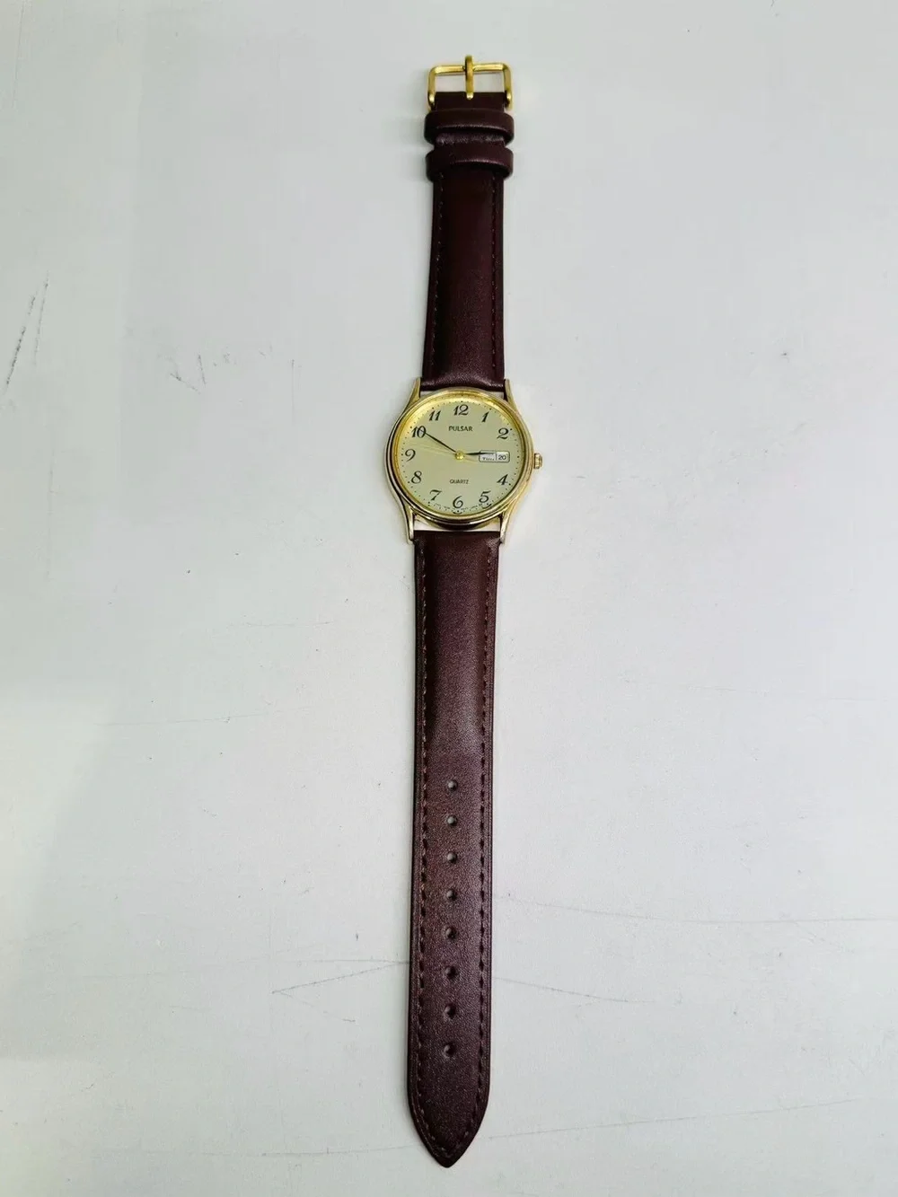Vintage Pulsar Men’s Quartz Watch Gold Tone 31mm Day Date New Battery Runs